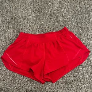 Red Lululemon hotty hot 2.5”